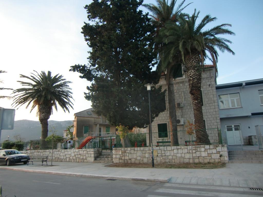 Apartments Mali Raj Vranjic エクステリア 写真