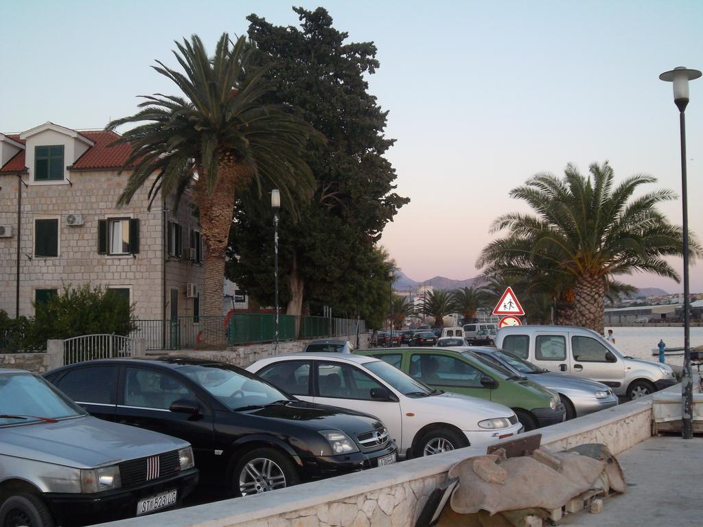 Apartments Mali Raj Vranjic エクステリア 写真