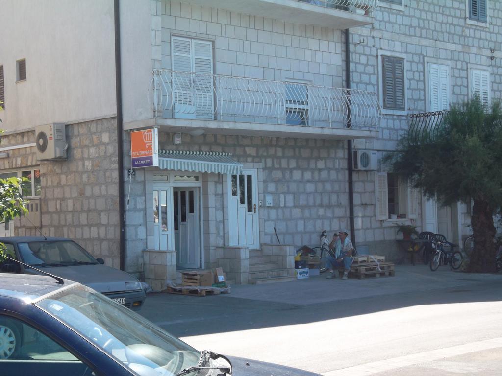 Apartments Mali Raj Vranjic エクステリア 写真