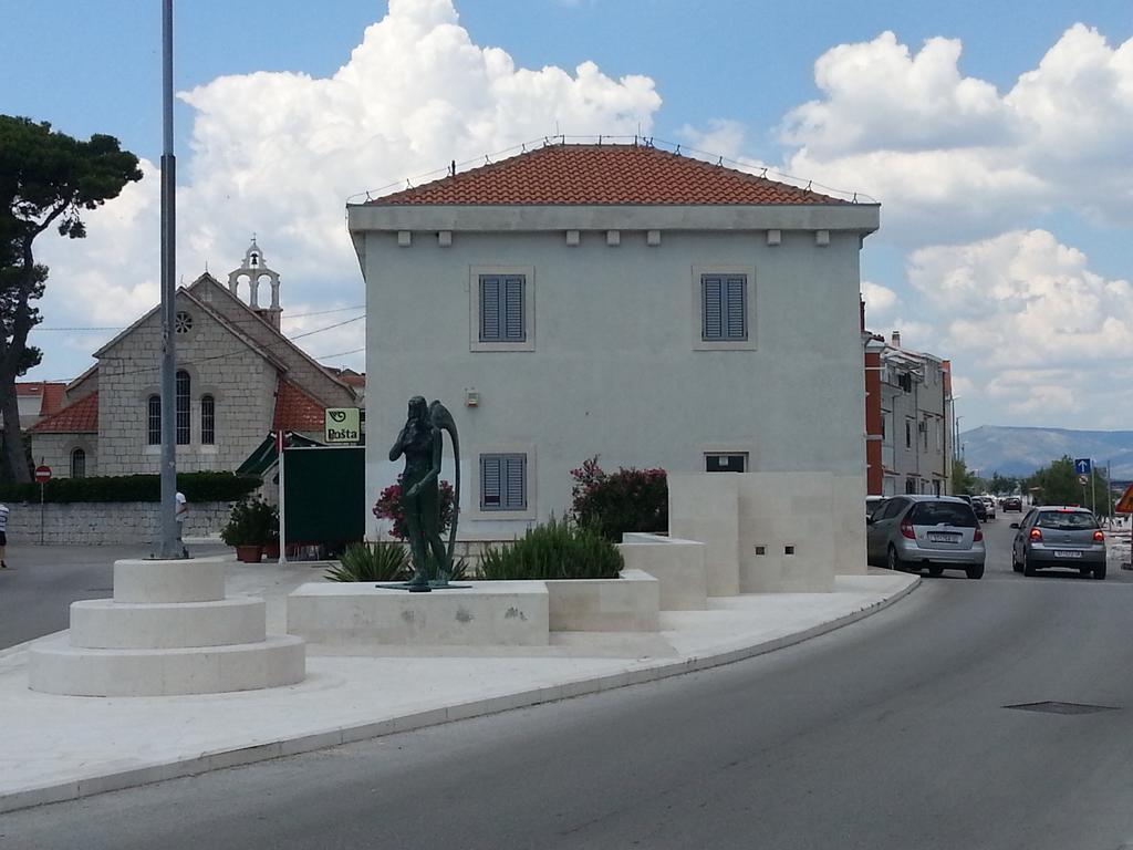 Apartments Mali Raj Vranjic エクステリア 写真