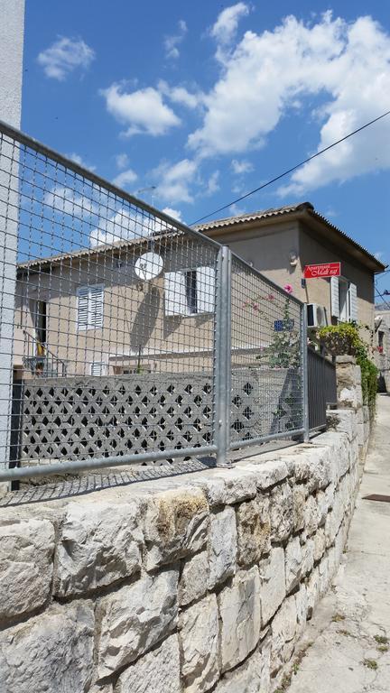 Apartments Mali Raj Vranjic エクステリア 写真