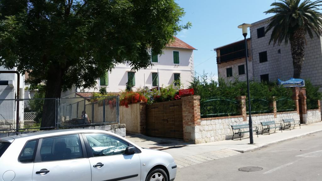 Apartments Mali Raj Vranjic エクステリア 写真