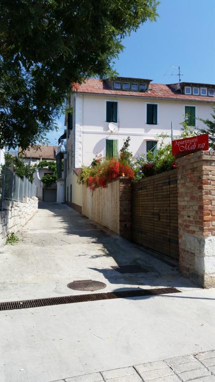 Apartments Mali Raj Vranjic エクステリア 写真