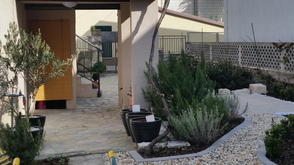 Apartments Mali Raj Vranjic 部屋 写真