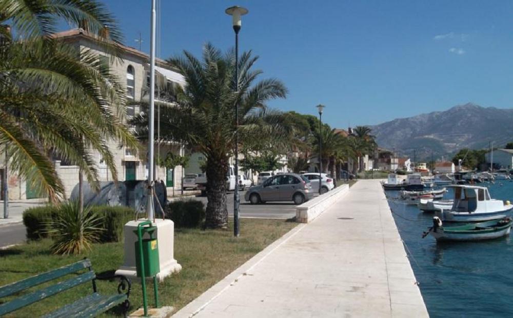 Apartments Mali Raj Vranjic エクステリア 写真