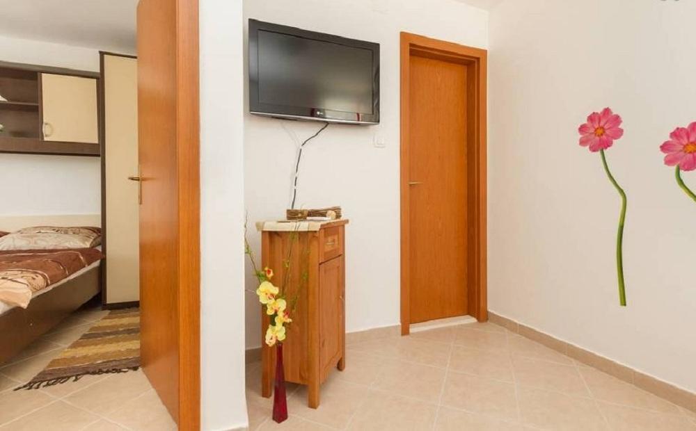 Apartments Mali Raj Vranjic エクステリア 写真