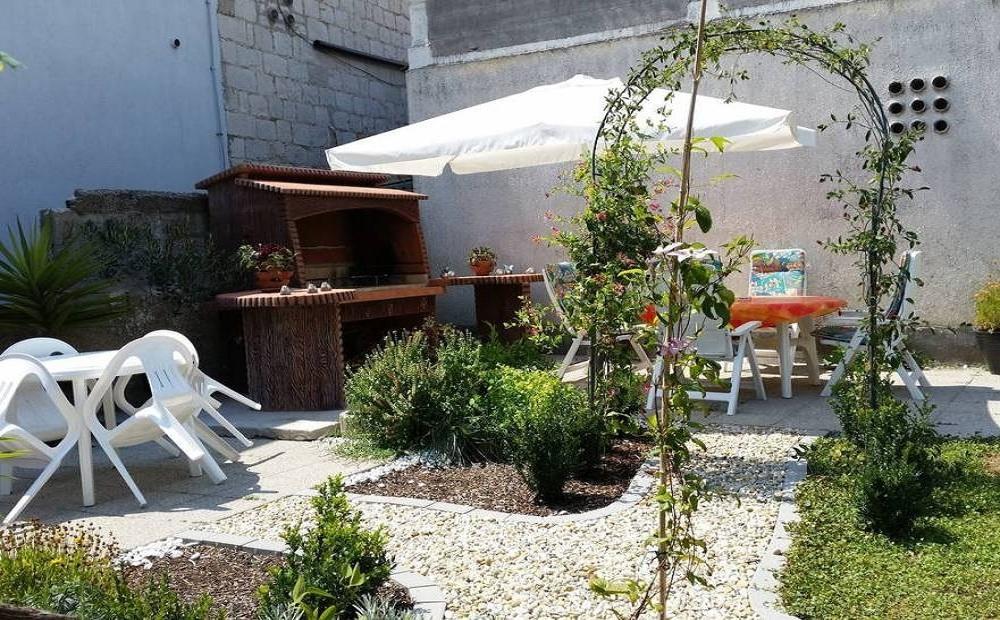 Apartments Mali Raj Vranjic エクステリア 写真