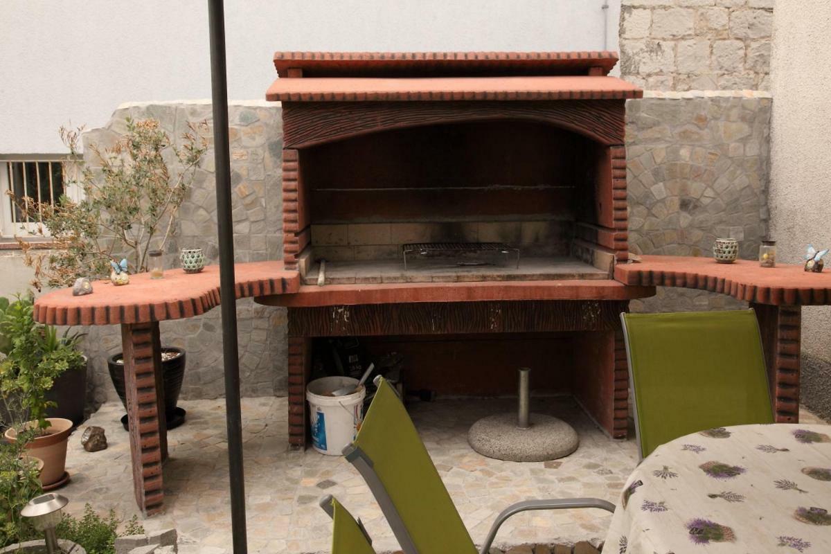 Apartments Mali Raj Vranjic エクステリア 写真