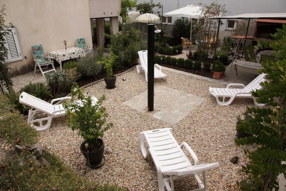 Apartments Mali Raj Vranjic エクステリア 写真